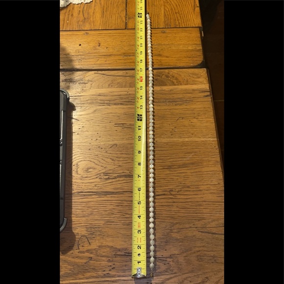 Vintage Mother of Pearl MOP Bead Necklace with Brass Barrel Clasp - Picture 4 of 16